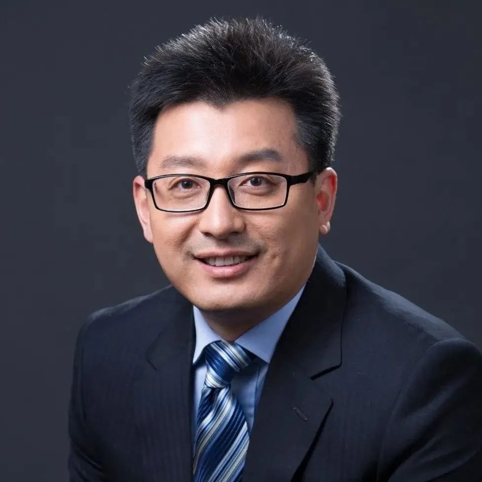 北京植德律师事务所创始合伙人,毕业于北京大学法学院,获硕士学位.